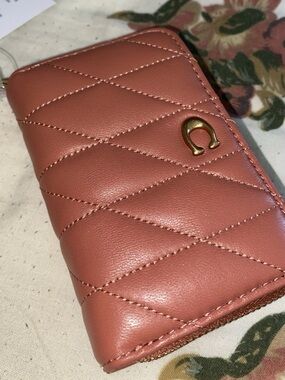 Coach Women’s Zip-Around Wallet Peach Quilted Logo Zipper Credit Card